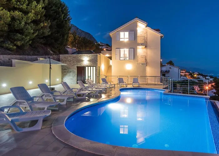 Elsa Apartments